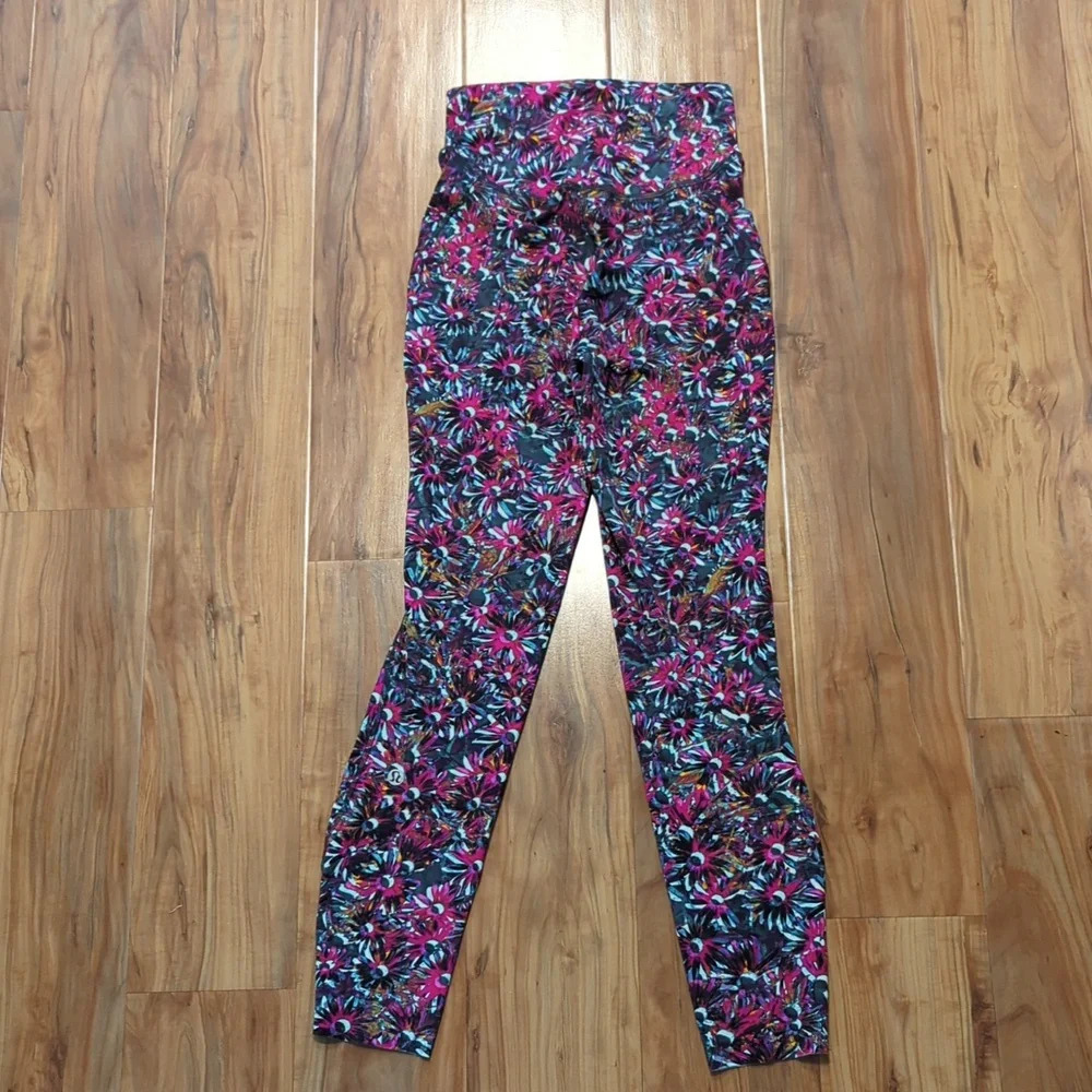 Lululemon Base Pace High-Rise Crop 23" Floral Electric Multicolor Legging Size 2 - Picture 7 of 9